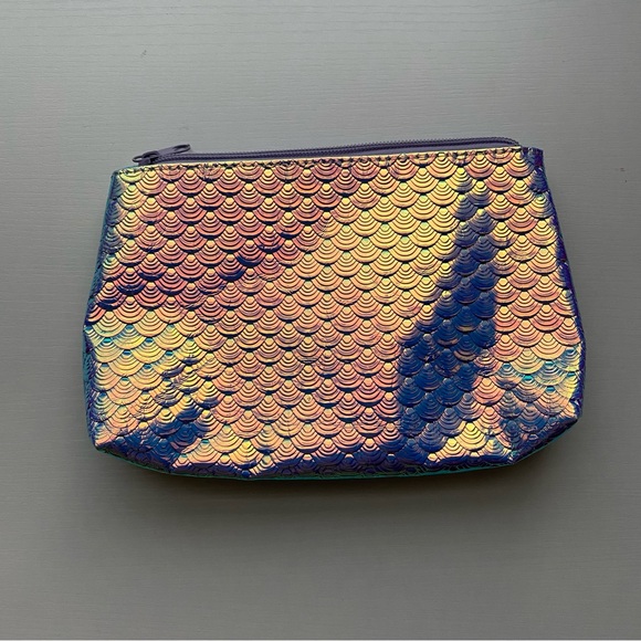 Mermaid Iridescent Rainbow Oil Slick Travel Bag Toiletry Bag - Picture 6 of 7